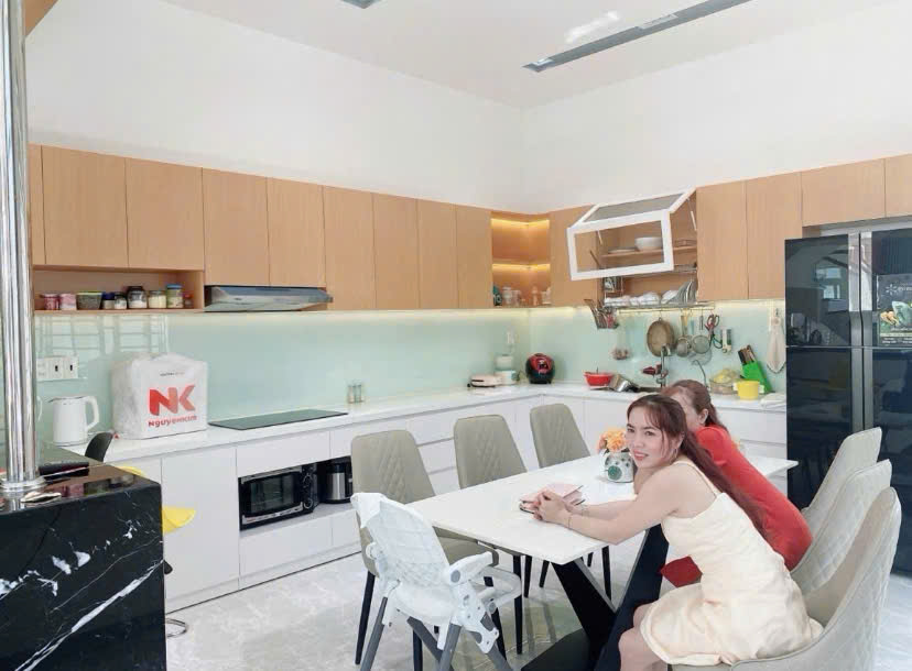 Nhà anh Cự