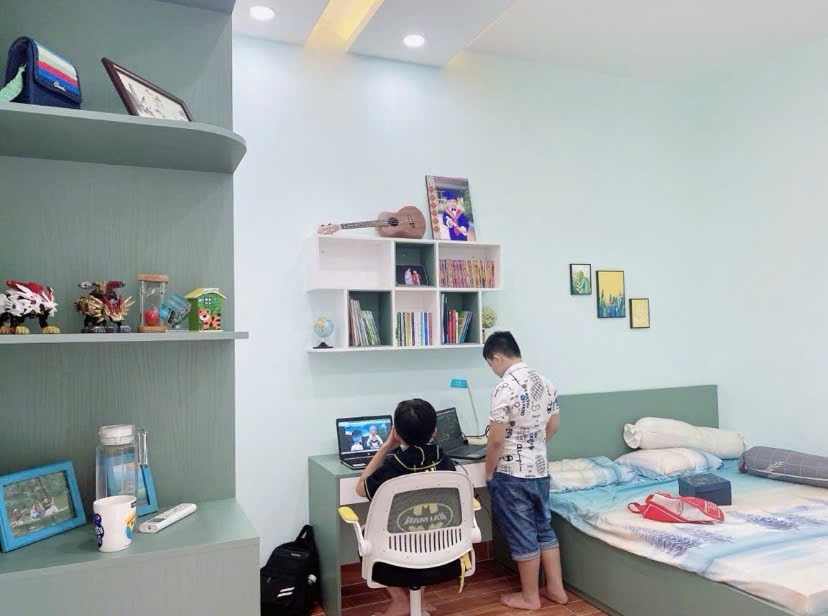Nhà anh Cự